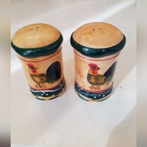 Set of 2 Rooster Ceramic Salt and Pepper Shaker Farmhouse Cottage